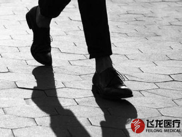 正确的走路姿势 正确的走路姿势